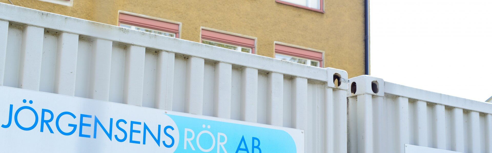 Stambyte i Stockholm – Jörgensens Rör på plats vid fastigheten